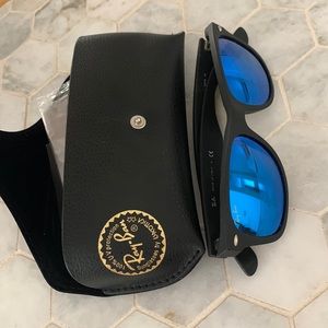 Rayban Wayfarer mirrored